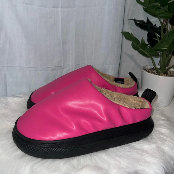 Pillow Talk Mule Slippers - Picture 2 of 4